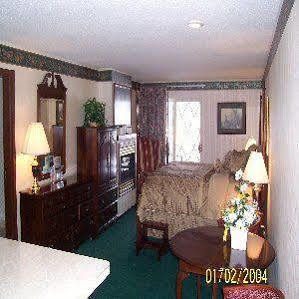 Webbs Year Round Resort Chautauqua Bagian luar foto
