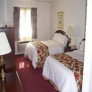 Webbs Year Round Resort Chautauqua Bagian luar foto